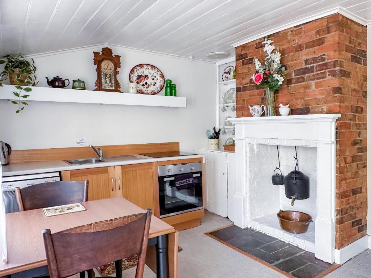 Alice'S Cottages Лонсестън Екстериор снимка